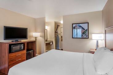 فندق Best Western Plus John Jay Inn & Suites