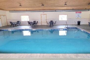 בית מלון כפרי Jasper Ridge Inn Ishpeming