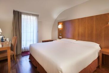 فندق NH Zamora Palacio Del Duero