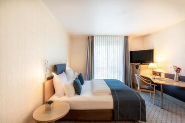 Отель The Niu Stream