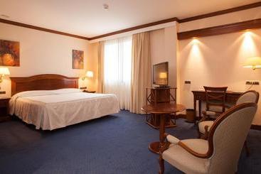 هتل Villa De Almazan