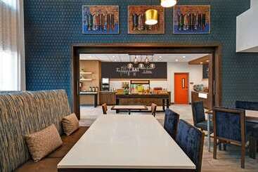 فندق Hampton Inn Midland South