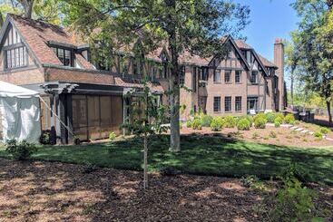 پانسیون Julian Price House