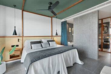 Отель Aubamar Suites & Spa