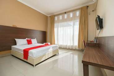 پانسیون Reddoorz @ Hotel Putri Gading Bengkulu
