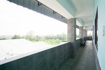 ペンション Reddoorz Near Mikie Holiday Funland Berastagi