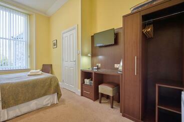 بنسيون Strathness House