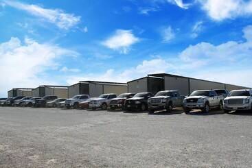 فندق Target Hospitality   Carlsbad Lodge