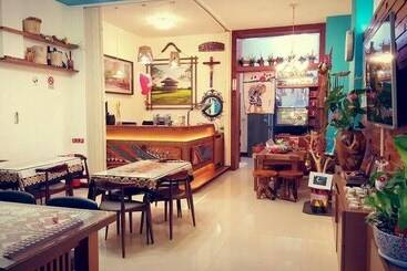 پانسیون Lrayuwan B&b