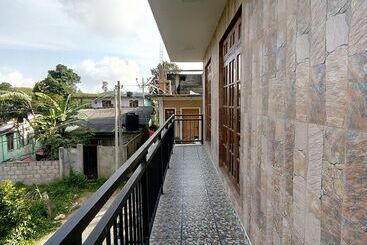 بنسيون Kin Rock Bungalow