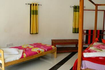 بنسيون White House Adam`s Peak