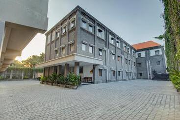 호텔 Ganandra Stay Denpasar