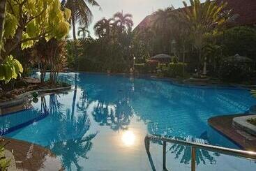 בית מלון כפרי Ban Nam Mao Resort