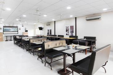 هتل Capital O 71726 Airport Stay Inn