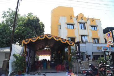 호텔 Gold Stays Alibag