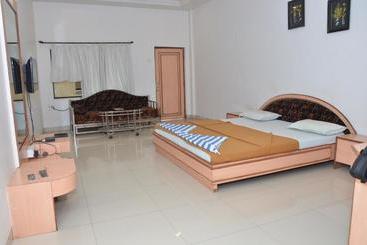 هتل Golden Resort