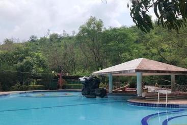 هتل Golden Resort