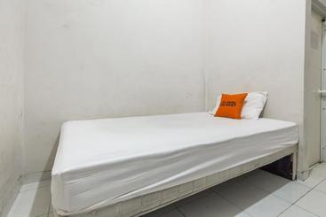 호텔 Koolkost Female Syariah Near Undip Pleburan