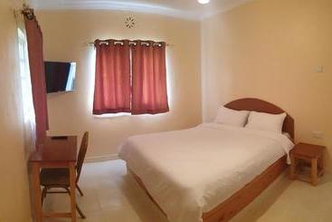 Отель Oakridge Gardens