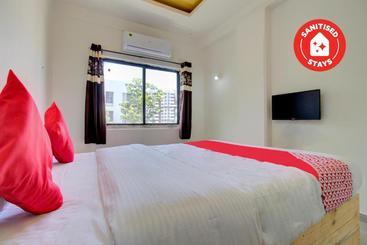 בית מלון כפרי Oyo 70282 Soham Service Apartment