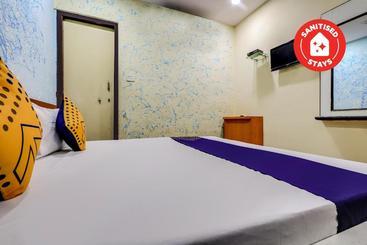 Отель Spot On 70774 Rajshree