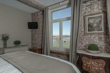 ホテル Auberge L'entrecôte