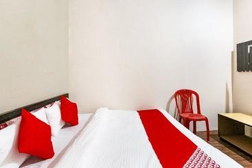 هتل Oyo 69647 Yash Lodge