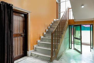 هتل Oyo 71508  Grand Sitara