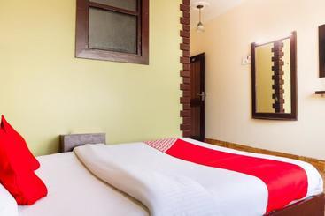 هتل Oyo 71508 Grand Sitara