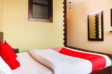 هتل Oyo 71508  Grand Sitara