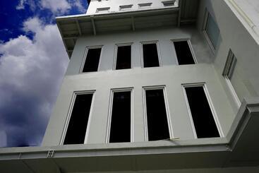 فندق Urooms Senayan