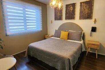 هتل Voila La Moneda