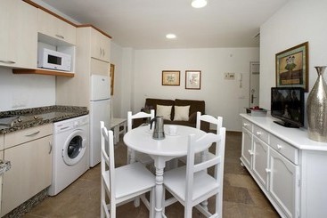 Apartamentos Leo Ipanema