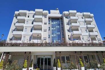 בית מלון כפרי Massimi City Garden