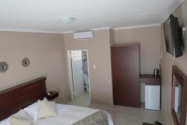 צימר Villa Strada Guesthouse