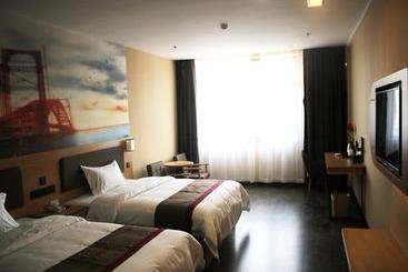هتل Thank Inn Plus  Kunming Shuntong International Ginza Avenue Store