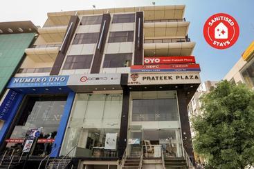 Capital O 35555 Hotel Prateek Plaza