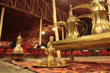 هتل Qasr Aldur