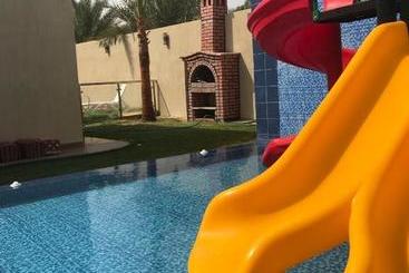 Mooyah Resort