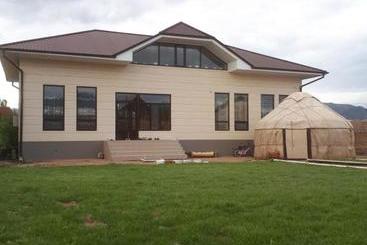 پانسیون Traveller