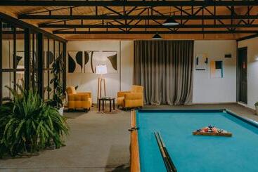 هتل & Wine Cellar Arge