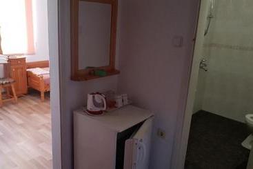 پانسیون Kirovi House   Guest Rooms