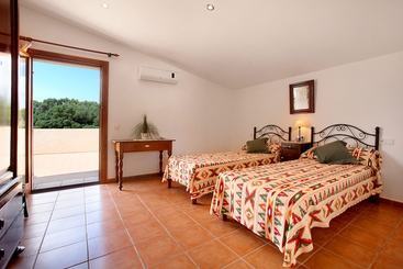 Finca Angoixes