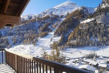 بنسيون Chalet Raven Co Living