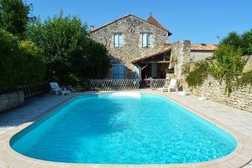 茅舍 Gîte La Mijotière  In A Rural Location