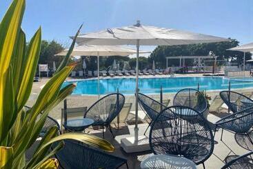 Hyde Park Lane Villas