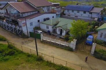 פנסיון Zion White House