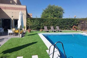 ホテル Ibis Jerez De La Frontera Cadiz