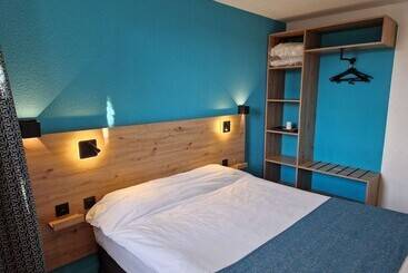 בית מלון כפרי Kyriad Toulon Est Hyeres La Garde