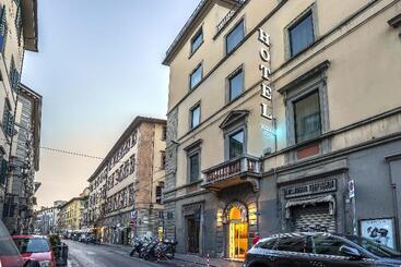 هتل Machiavelli Palace